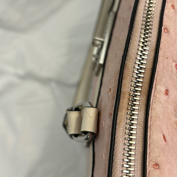 Guess purse pink and white - Picture 4 of 10